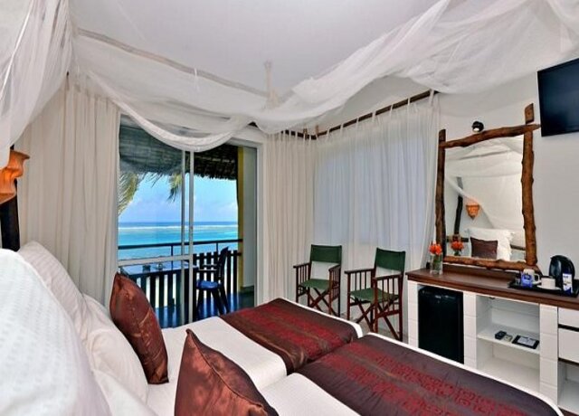 Bahari Beach Hotel 4*, Nyali Beach 14