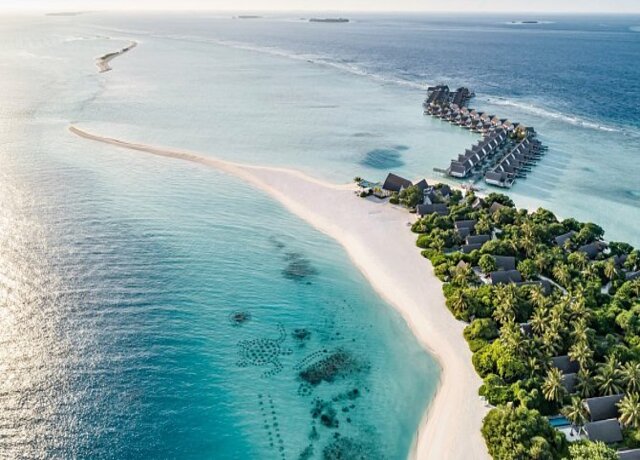 Four Seasons Resort Maldives at Landaa Giraavaru 5*, Baa Atoll 1